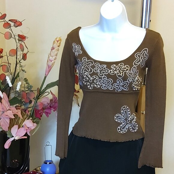 NWT Women’s Scoop Neck Long Sleeve Brown Embroidered Cardigan Sweater XS S - Picture 3 of 6